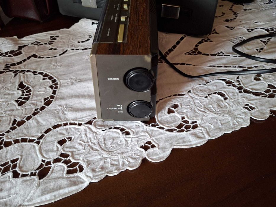 Rádio LLoyds J282 elétrico