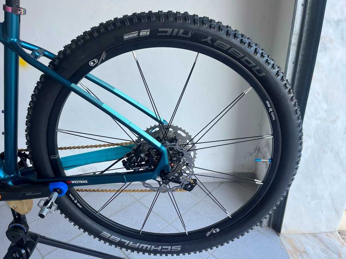 CUBE ACCESS PRO RH - Tamanho 19" (L)