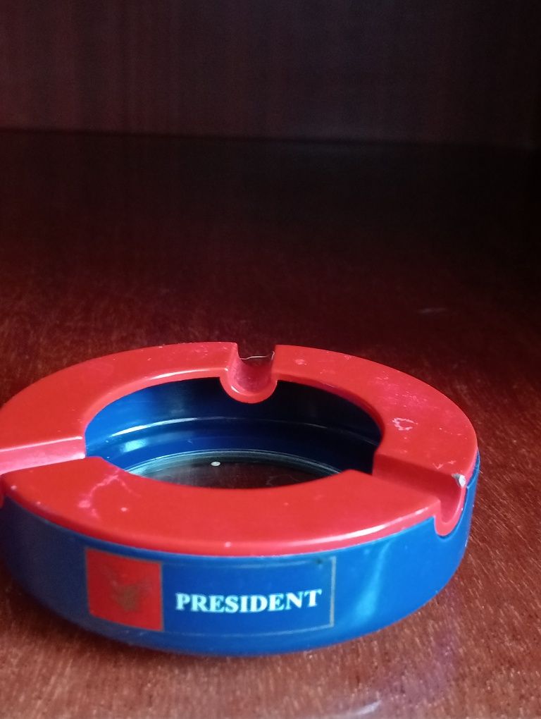 Попільничка PRESIDENT