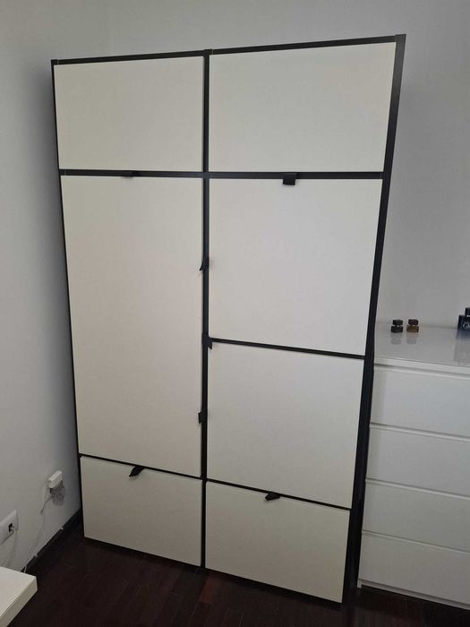 Móvel IKEA Fechado para roupa e arrumação