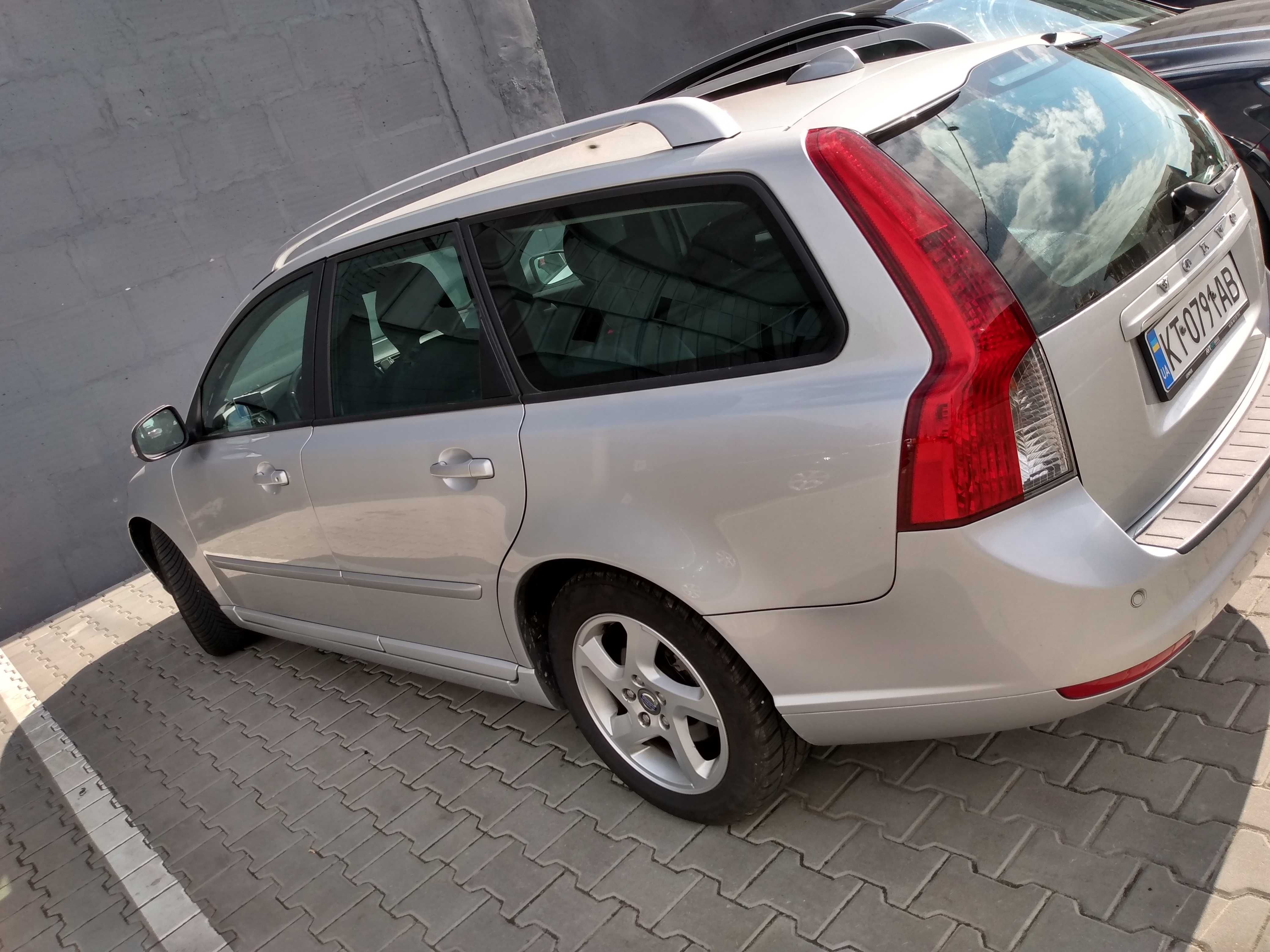 Тільки пригнана VOLVO V-50 2012 р. 1,6 ДІЗЕЛЬ ,сервісна книга