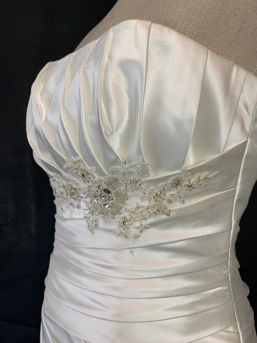 Nowa kremowa suknia ślubna Linia A 40 Satynowa vintage retro art deco