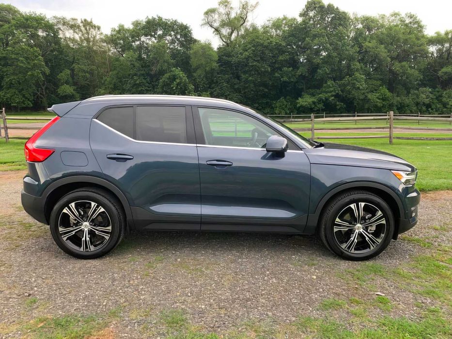 Volvo XC40      2022