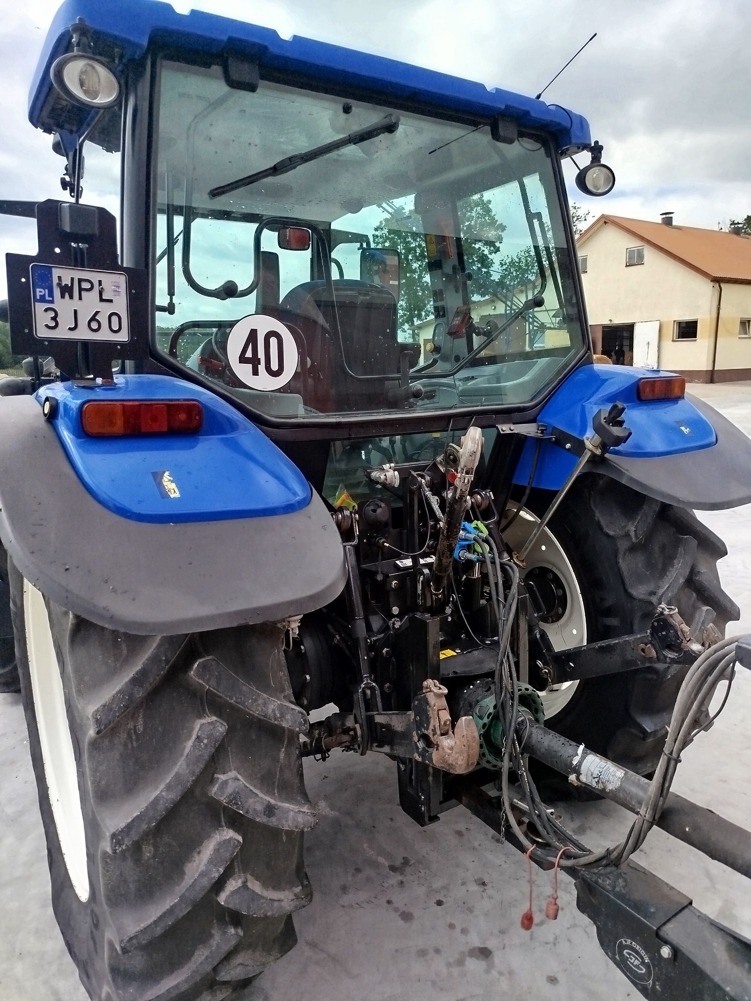 Sprzedam ciągnik New Holland T 5040 z ładowaczem