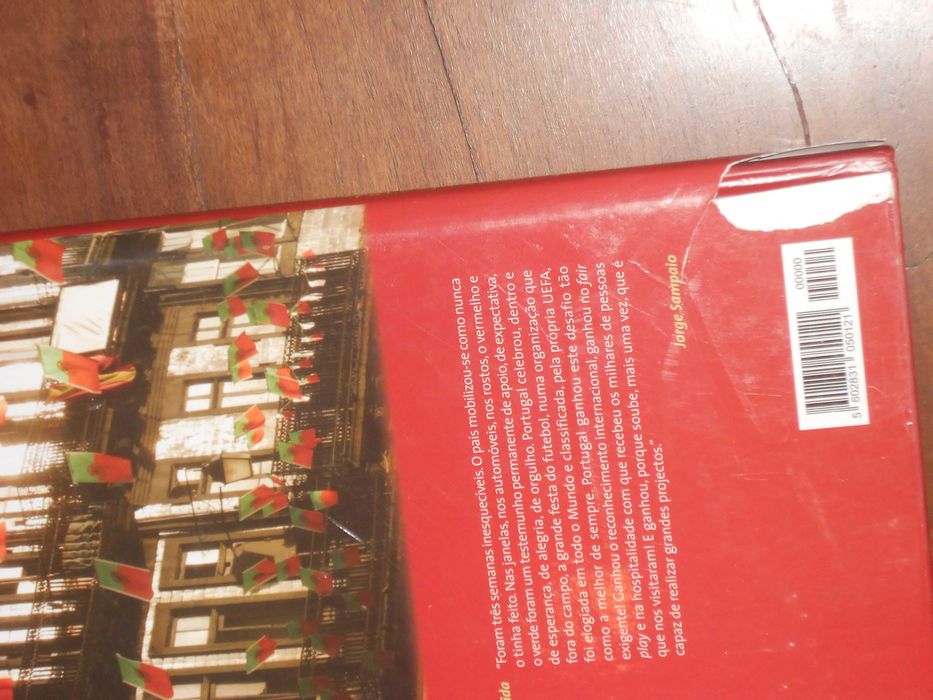 Livros fasciculos antigos futebol e atletismo Euro 2004