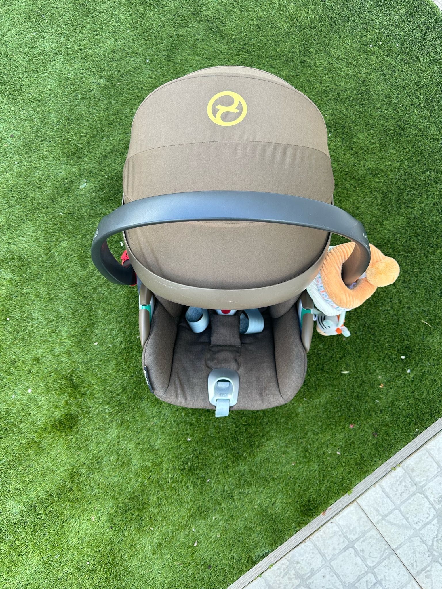Cybex Cadeira Auto Ovo Cloud Z i-Size Plus Khaki Green + adapatores