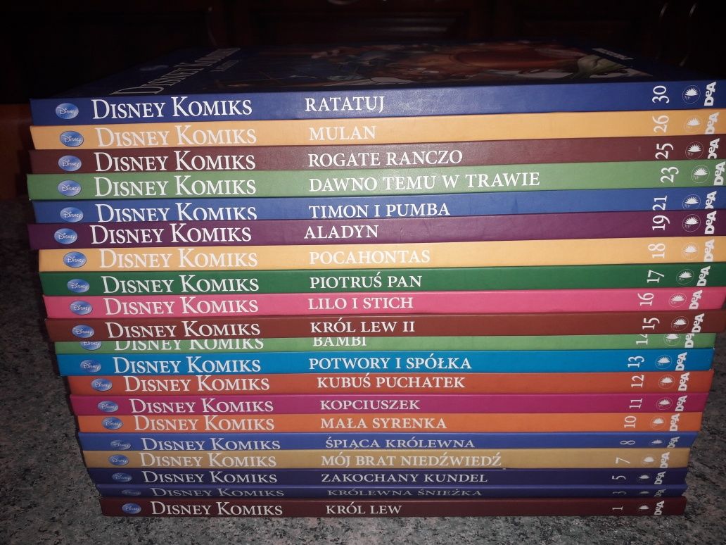 Książki. Seria 20 komiksów disney