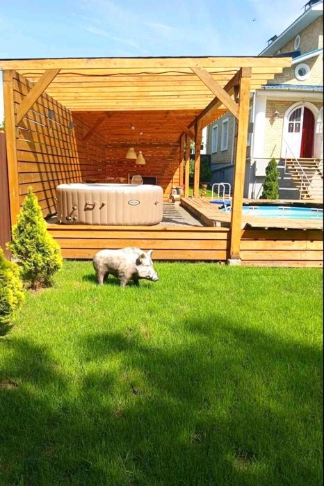 382 А Будинок подобово з басейном та джакузі