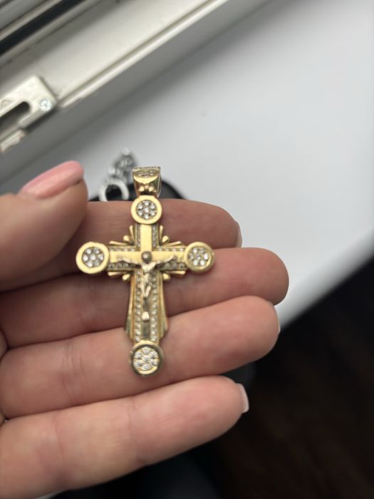 Хрест із діамантами