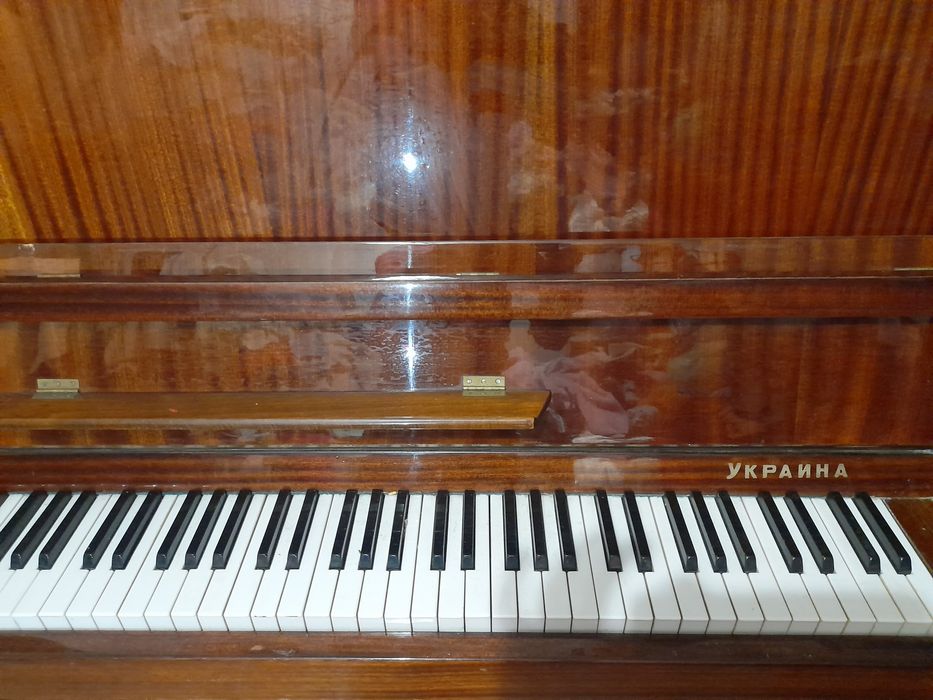 Пианино Украина продам