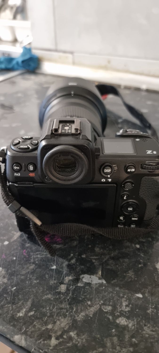 Máquina nikon z8