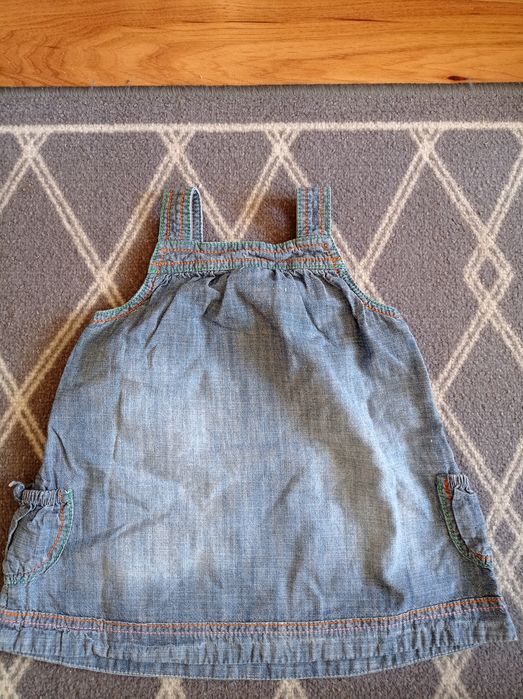 Sukienka jeansowa dla dziewczynki w rozmiarze 80. Next
