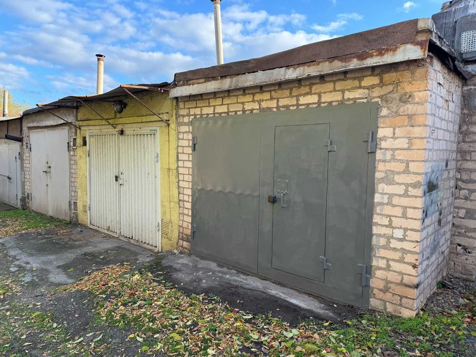 Продам гараж в центрі міста, вул.Перемоги  у кооперативі "Маяк 2".