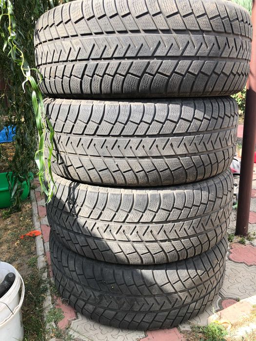 235-55-R19 Michelin зима   3  штуки
