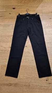 Moschino spodnie jeansowe czarne męskie proste r. M 48