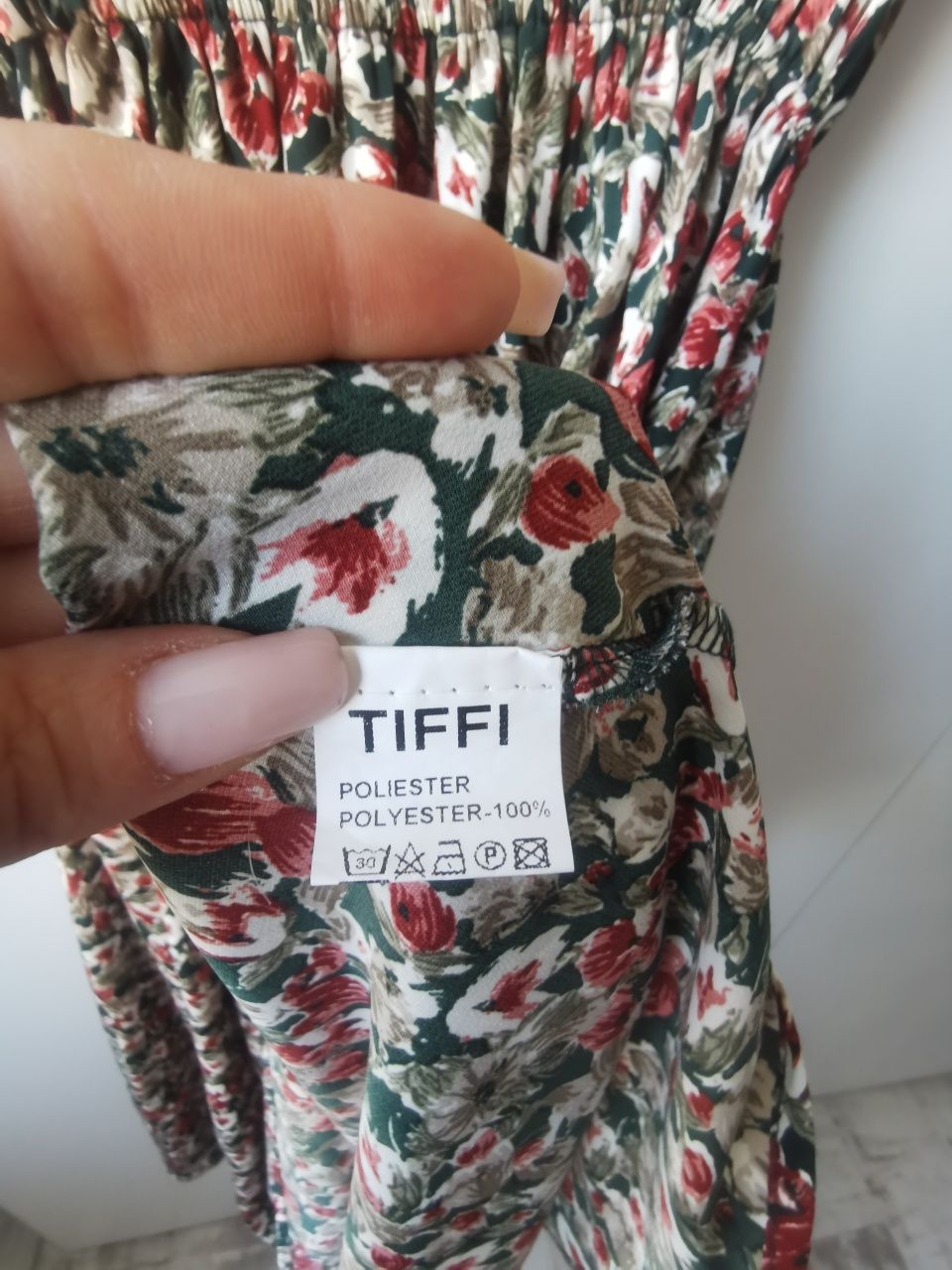 Tiffi piękna sukienka w kwiaty 36 S midi