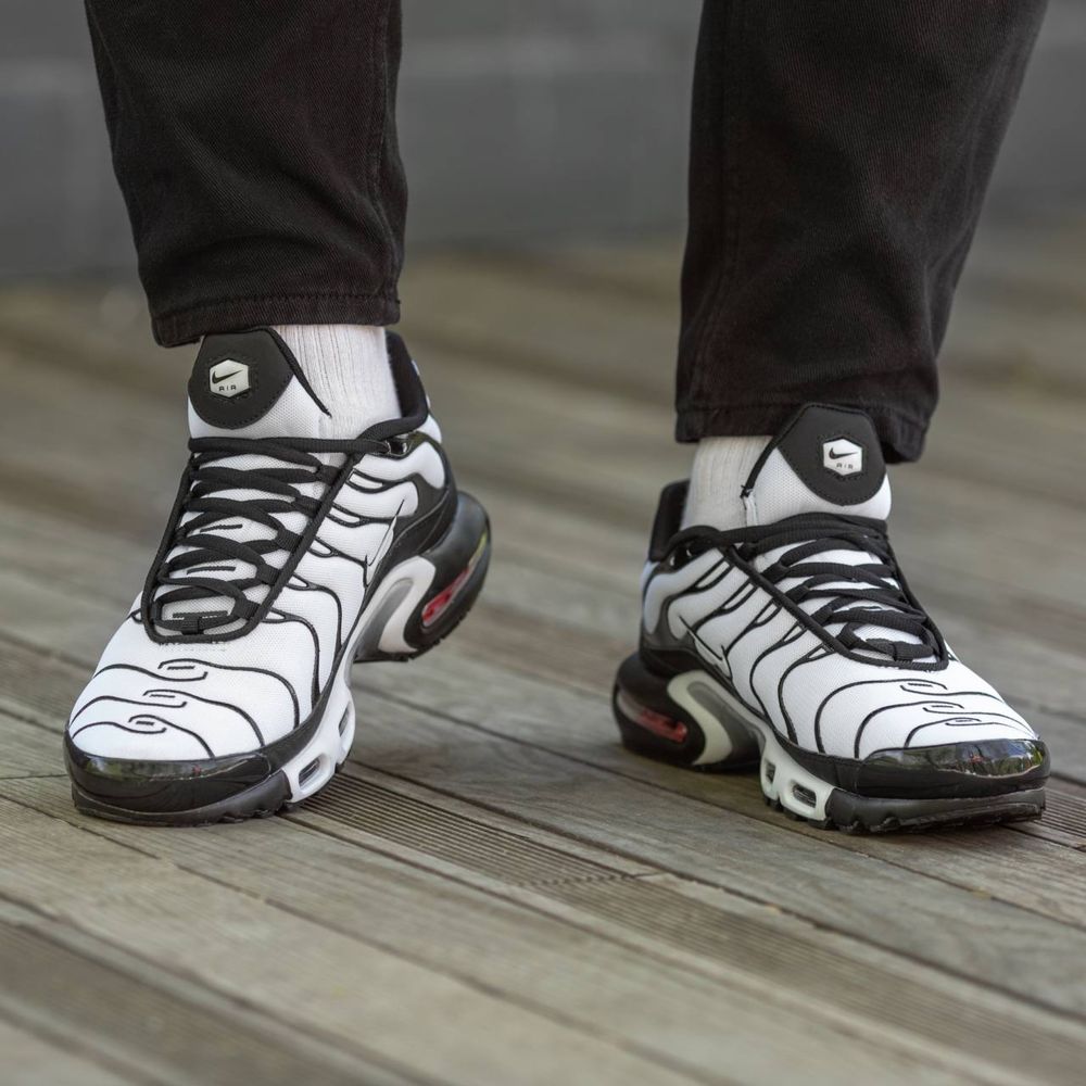 Кросівки чоловічі Nike Air Max Plus TN White/Black  топ