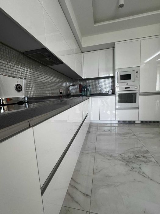 140 м² стиля и комфорта в ЖК «Салют" Продам 4 к квартиру ж/м Перемога