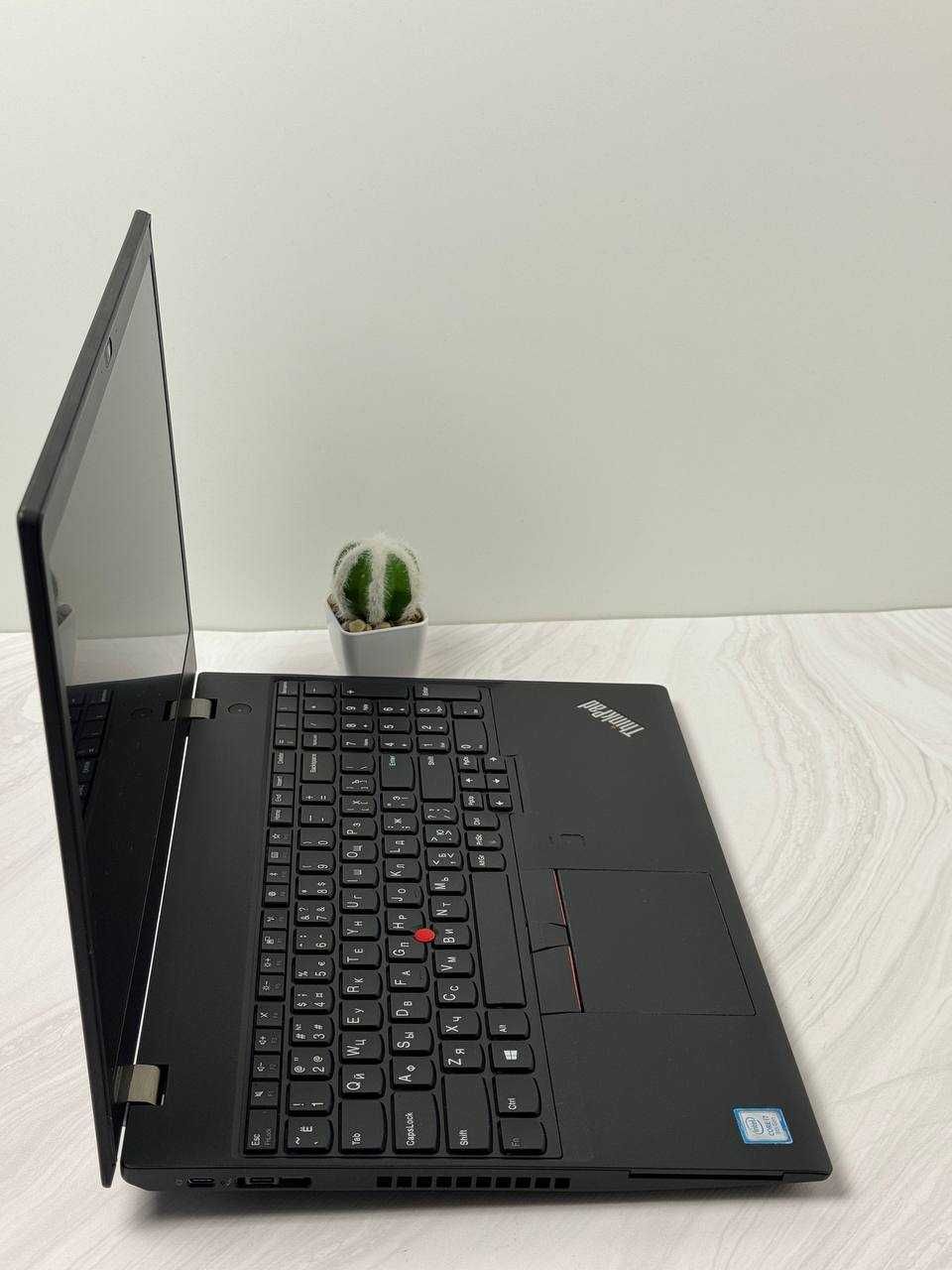 Lenovo P52s i7-8550U 8ram ssd EVO 850 500gb Quadro P500 2gb