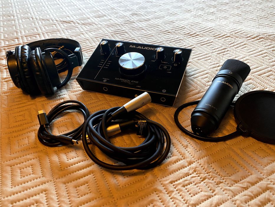 Pack M-Audio M-Track 2x2 (Interface + Micro + Fones)