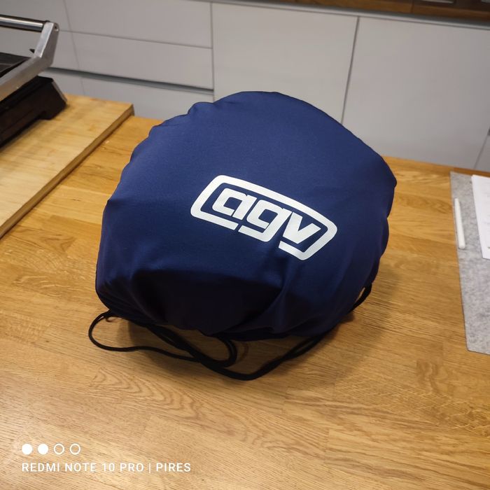 Capacete AGV Cinza – Muito Bom Estado – Com Saco de Transporte