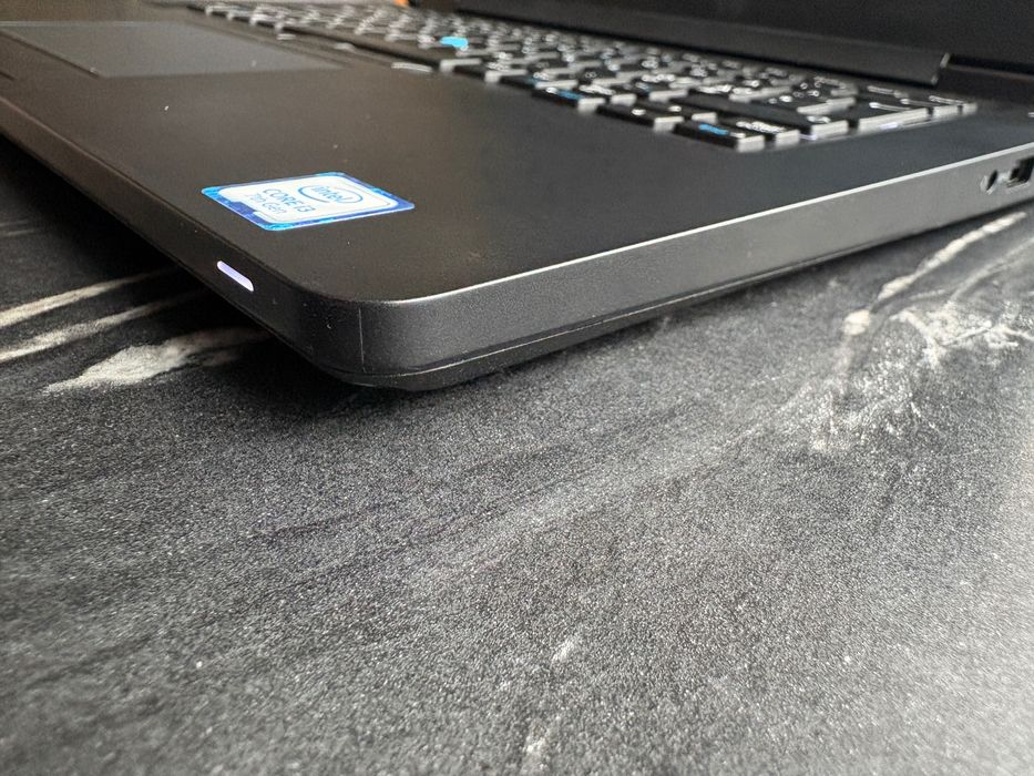 Dell Latitude 5480  Intel  Core i3  7 gen. 14". 8 / 256 GB . LTE.