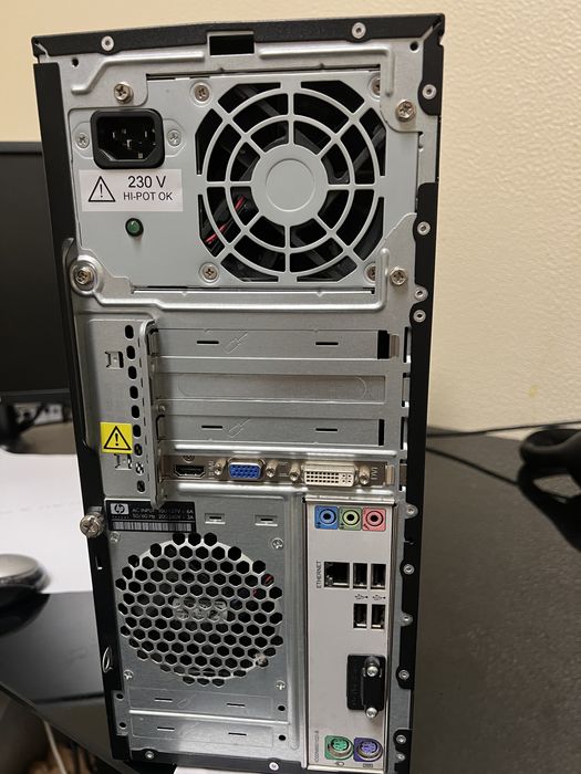 Computador Torre HP + Monitor