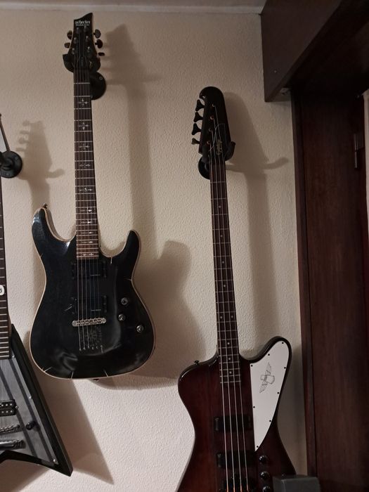 Lote de guitarras e baixos elétricos