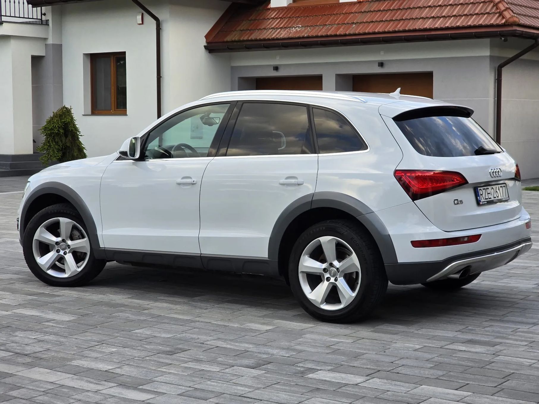 Audi Q5 Audi Q5 S-tronic Pierwszy Własciciel