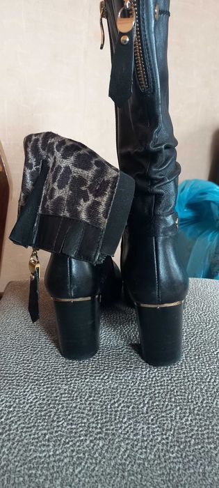 Продам женские сапоги