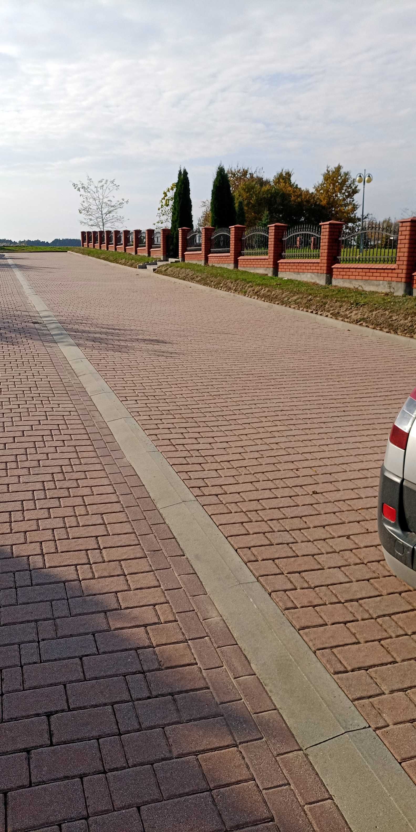 Zamiatanie Dróg  Parkingów Placów  Pielnik Mycie Kostki Brukowej