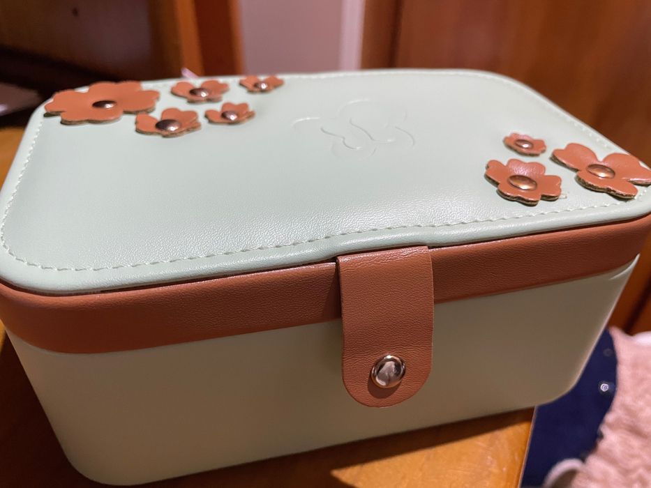 Caixa de jóias nova