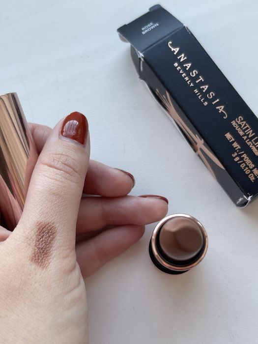 Помада Anastasia Beverly Hills Satin Lipstick, цвет Rose Brown