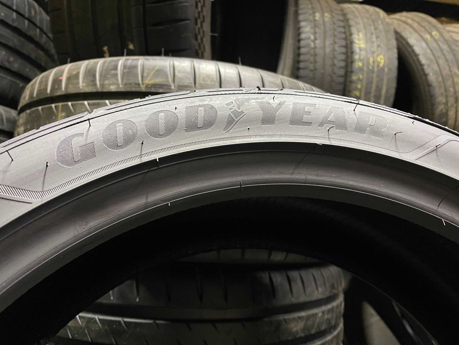 Стан нових 215/45R20 95T Goodyear EfficientGrip perf. 2ШТ