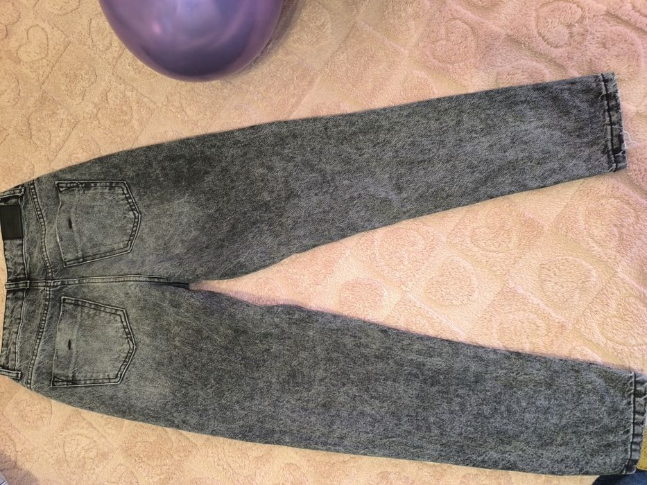 Продам сірі джинси моми жіночі