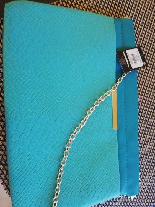 Mala verde esmeralda com alça dourada. Nova e com etiqueta.