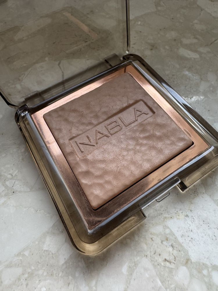 Nabla skin bronzing Ambra, bronzer puder brązujący vegan wegański