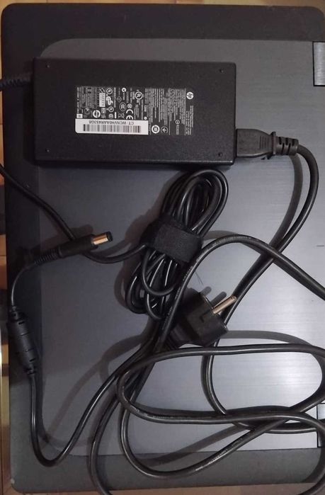 Portátil HP Zbook 15 (não liga)