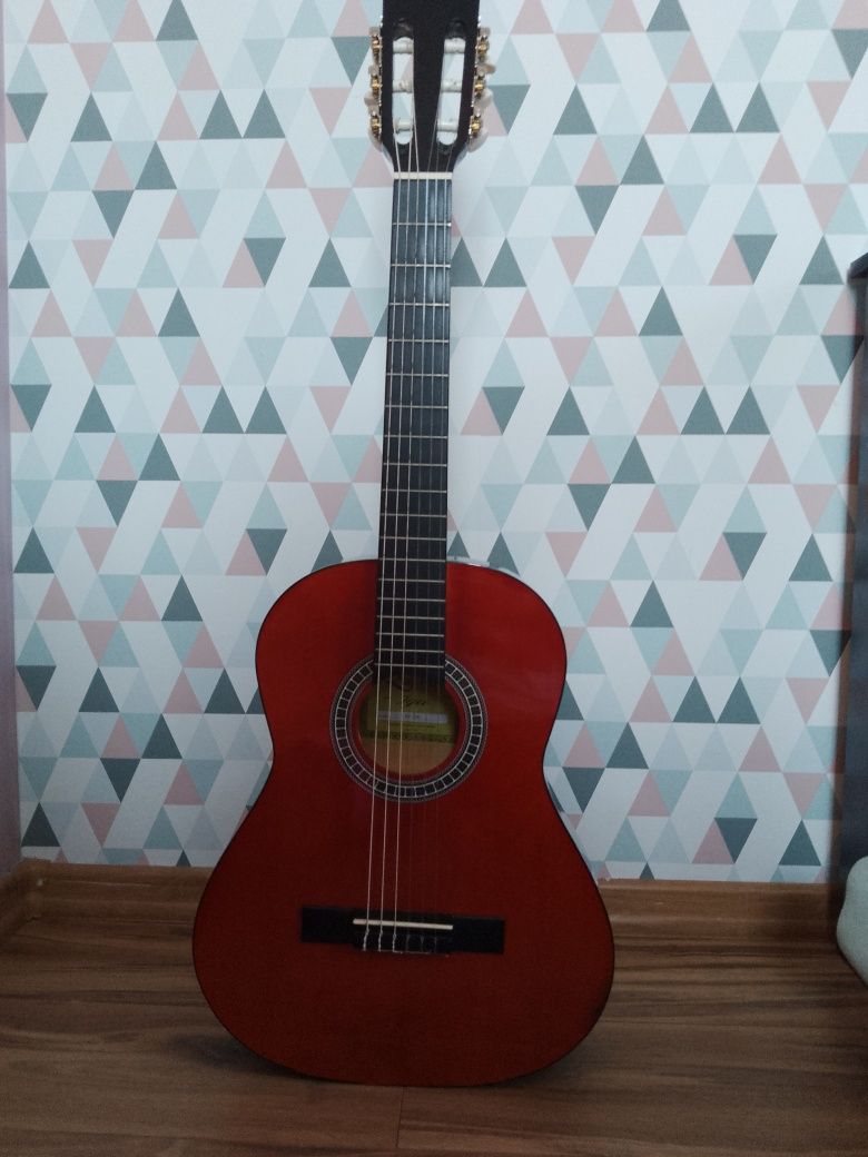 Sprzedam gitarę akustyczną