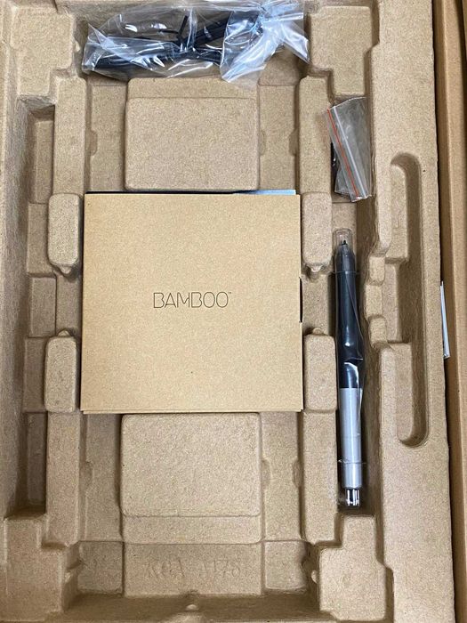 Графічний планшет Wacom Bamboo (CTH670)