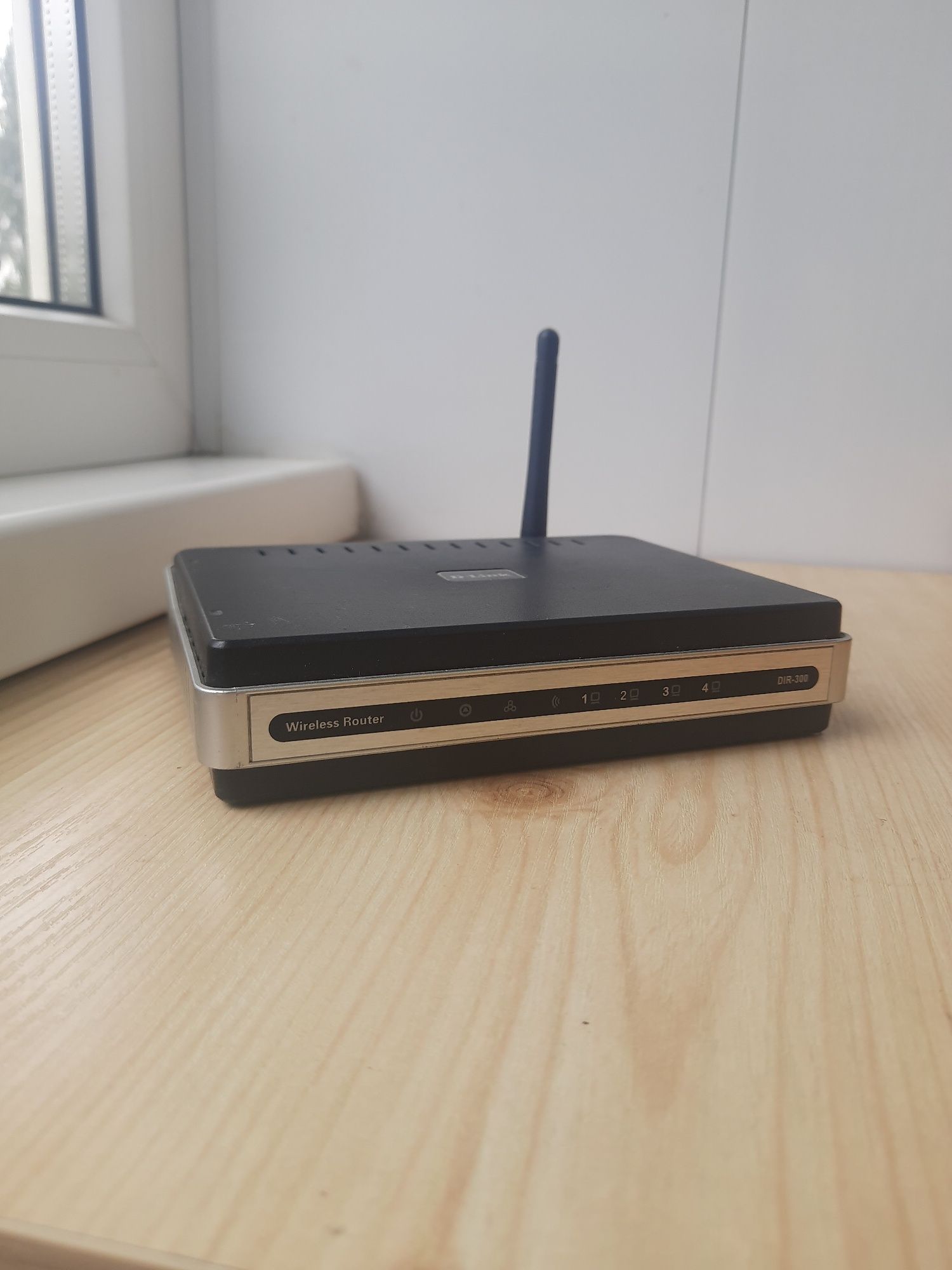 Продам роутер D-Link DIR-300