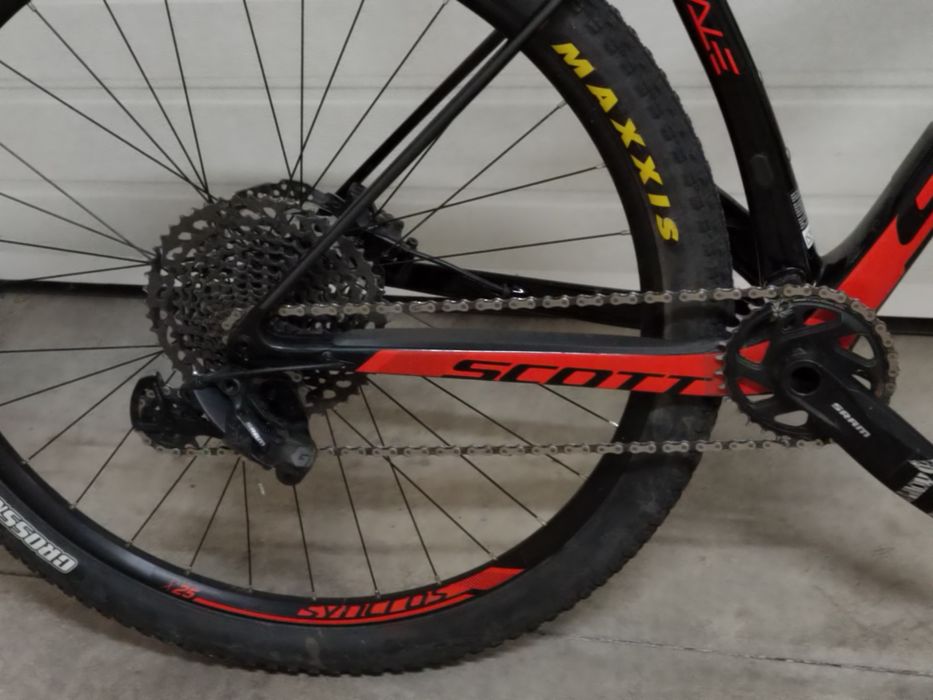 799€Scott scale 925 carbono
Suspensão Fox com bloqueio.
Transmissão gx