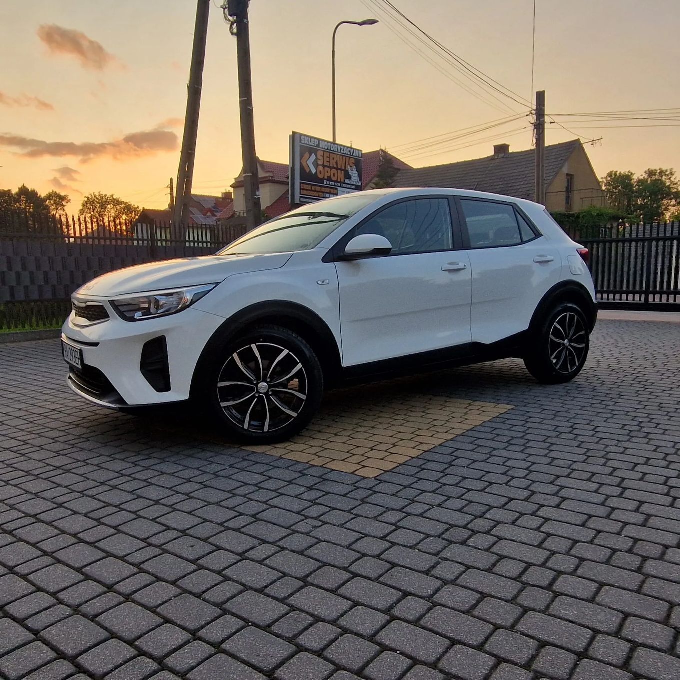 Kia Stonic ~~Kia Stonic 1,2 Benzyna~~Klima ANDROID AUTO Mały Przebieg nowe opony