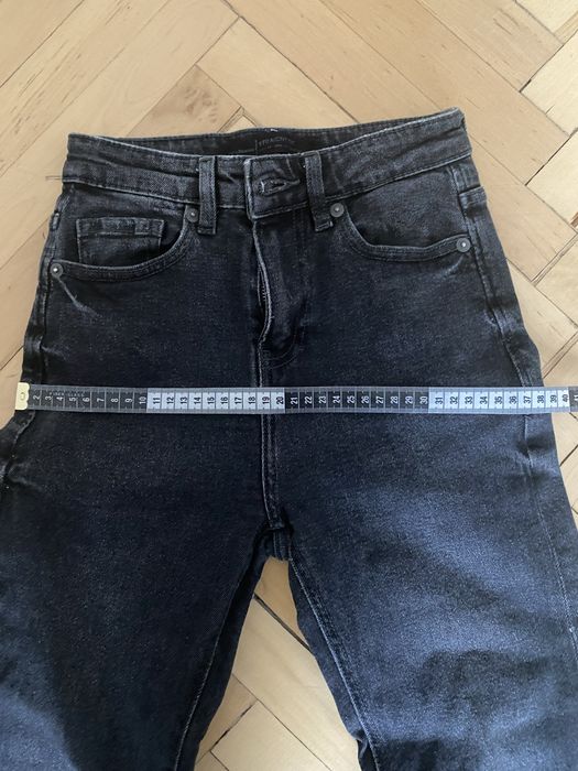 Джинси Stradivarus 32 р