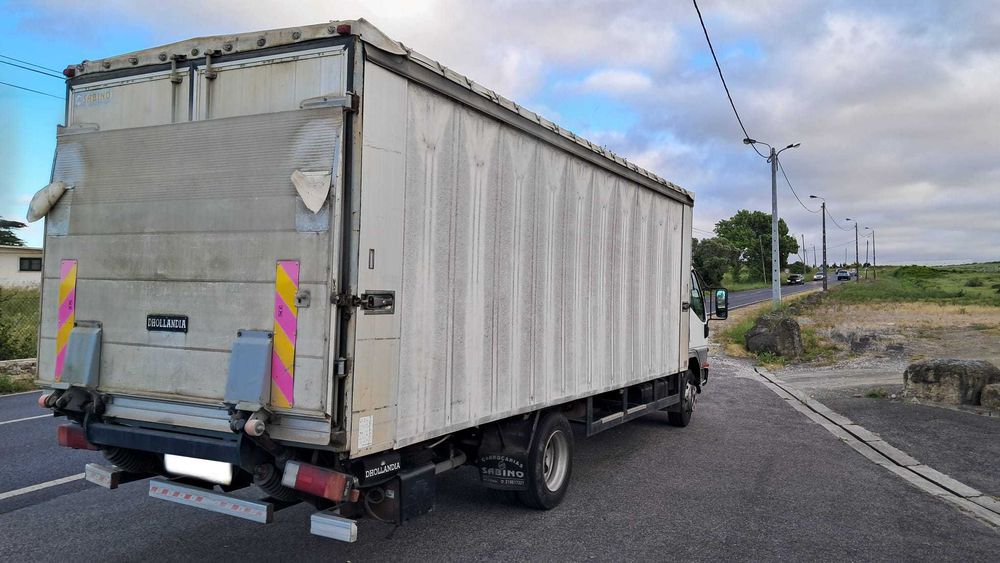 Mitsubishi Canter - HD -7 500 KG com plataforma- 143 cv