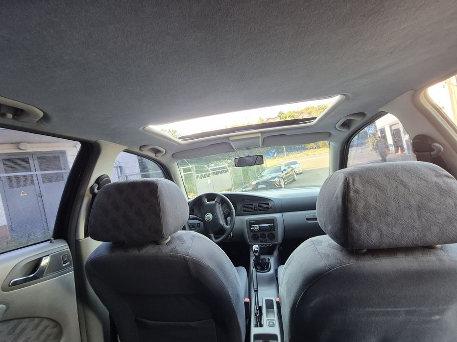 Skoda Oktavia tour 1.8mpi v20 liftback