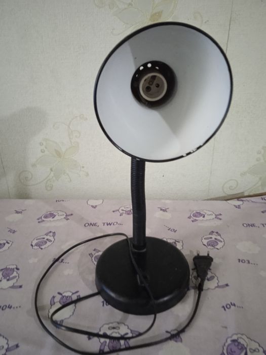 Лампа настольная