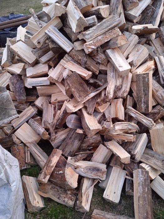 Drewno sosnowe porąbane