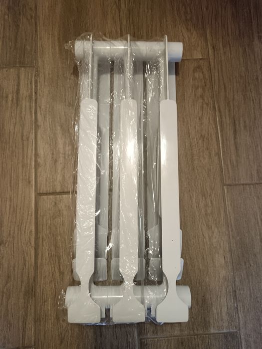 Батарея  биметалл новые. , остаток 3 секции