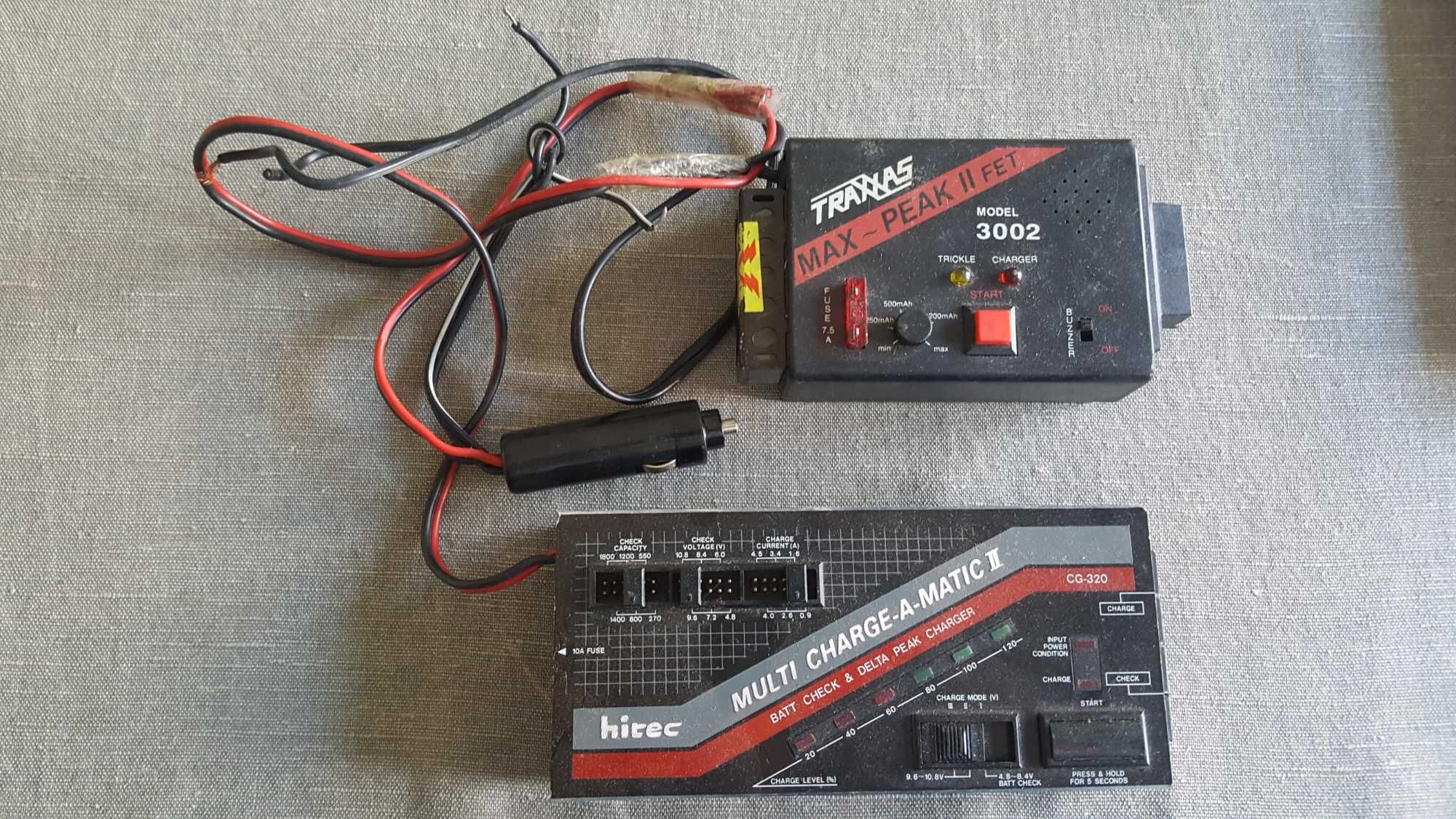 HITEC e TRAXXAS 2 Carregadores NICD e NIMH para até 7 células vintage